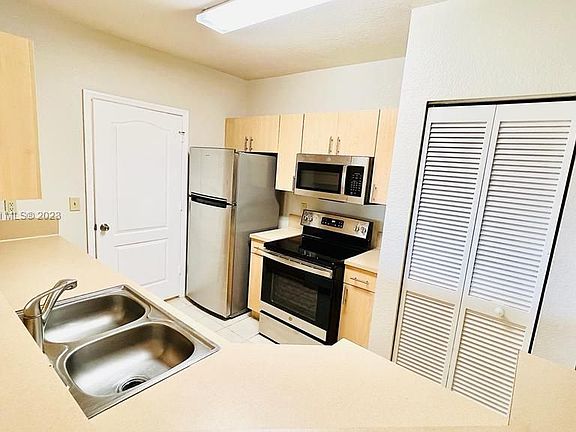 5th image of 126 SW Peacock Blvd APT 14205