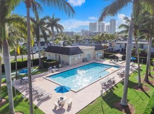 2413 NE 10th St, Hallandale Beach, FL 33009