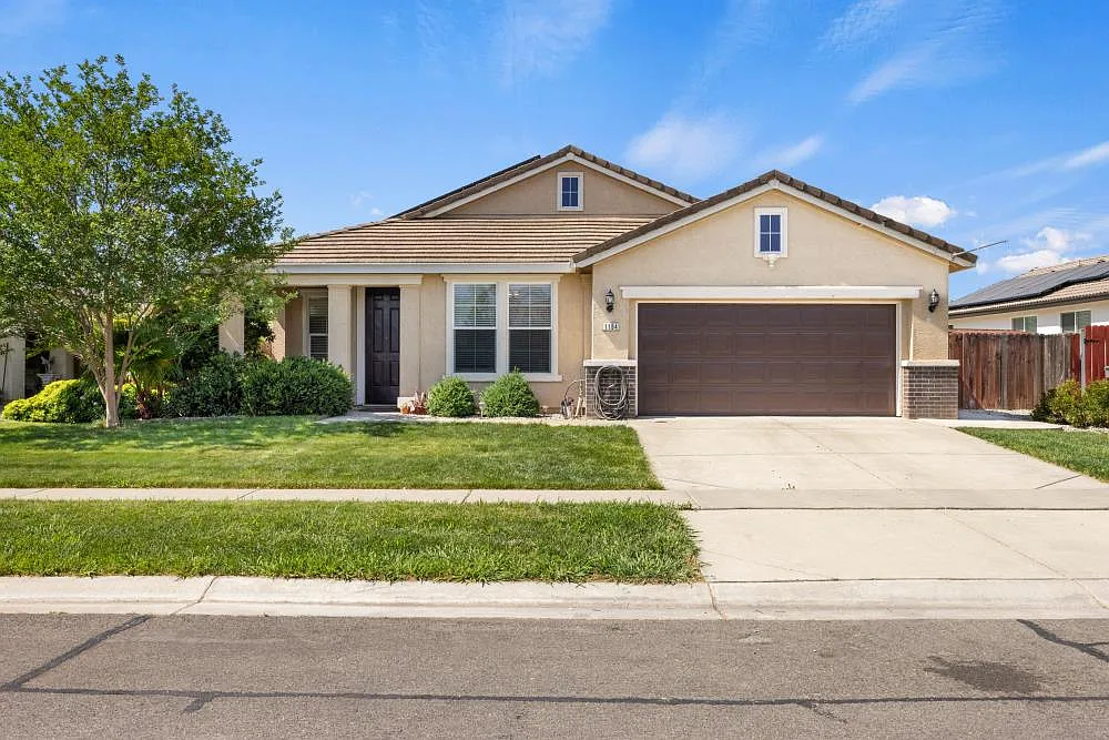 1184 Broken Spur Way photo 1