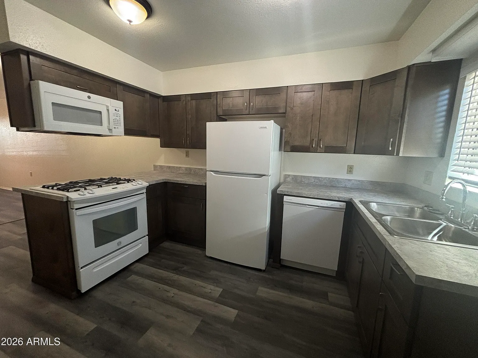 2 bed, 1.0 bath, 912 sqft, $1,295 — Photo 4