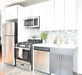 Rented by Weissman Realty