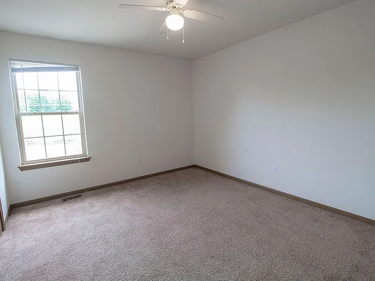 2119 Ballenger Ln — Photo 28