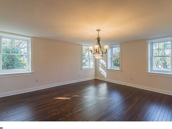 4th image of 399 Collins Grant Ct