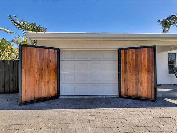 5th image of 2840 NE 18th Avenue