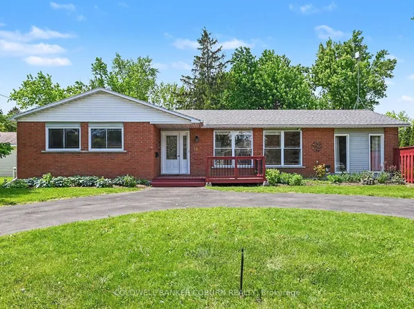 14 Riverside Dr, North Dundas, ON K0C 1H0