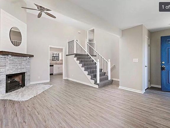 4th image of 15914 W 123rd St