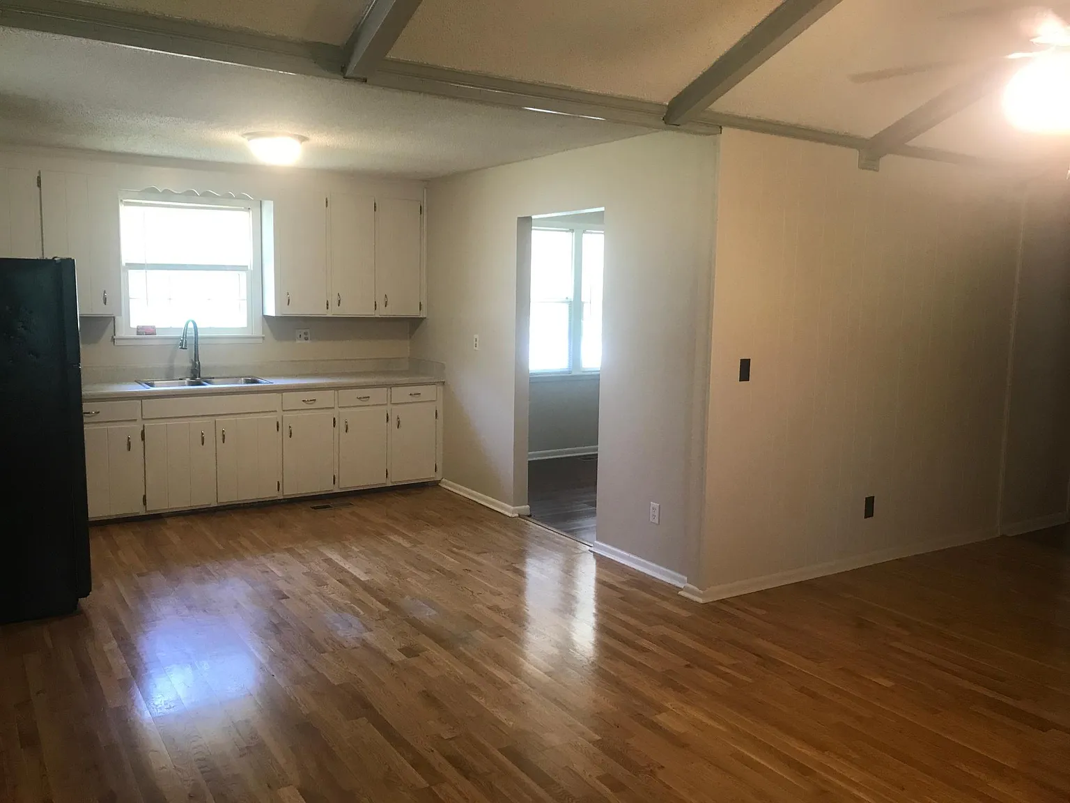 2110 Arrow Ct — Photo 4