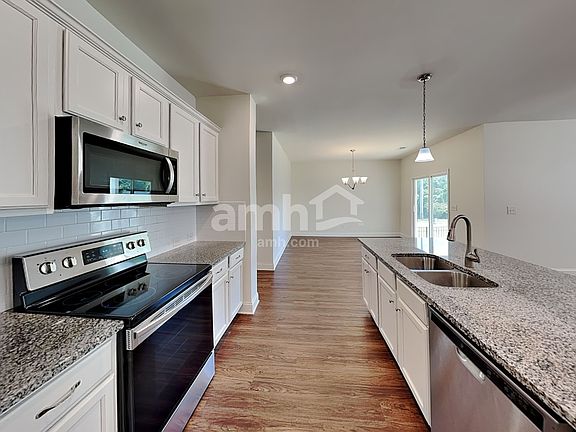 4th image of 7077 Creeksong Dr