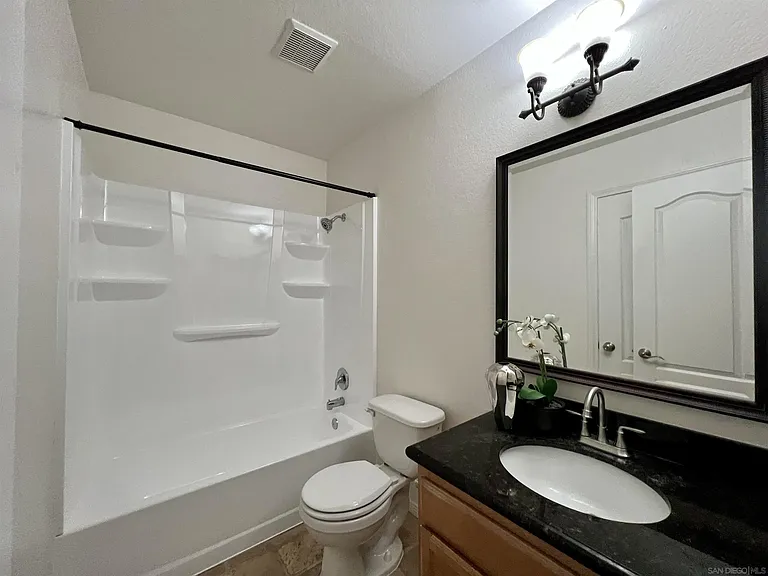 526 Calle Montecito #140 — Photo 15