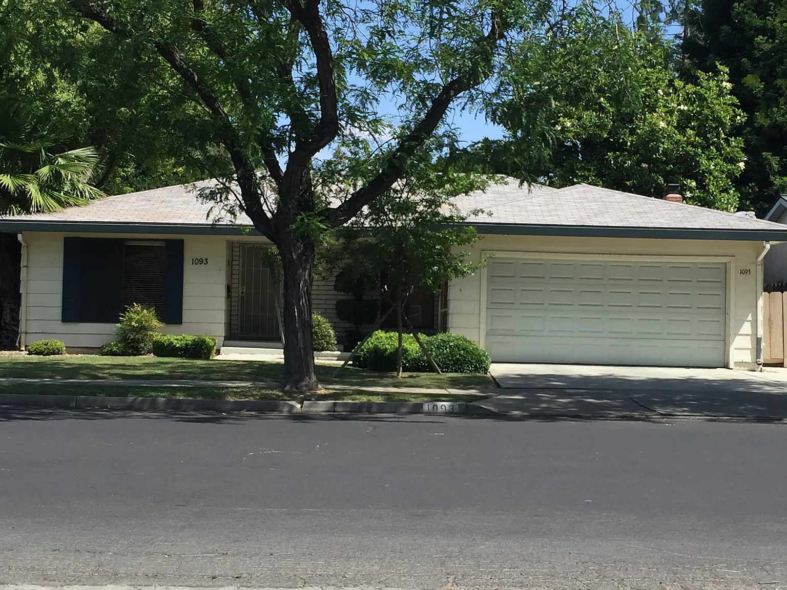 1093 Northwood Dr photo 1