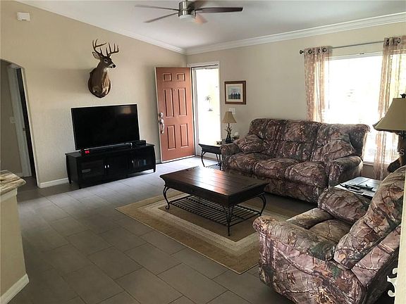 4th image of 1046 Spence Ct