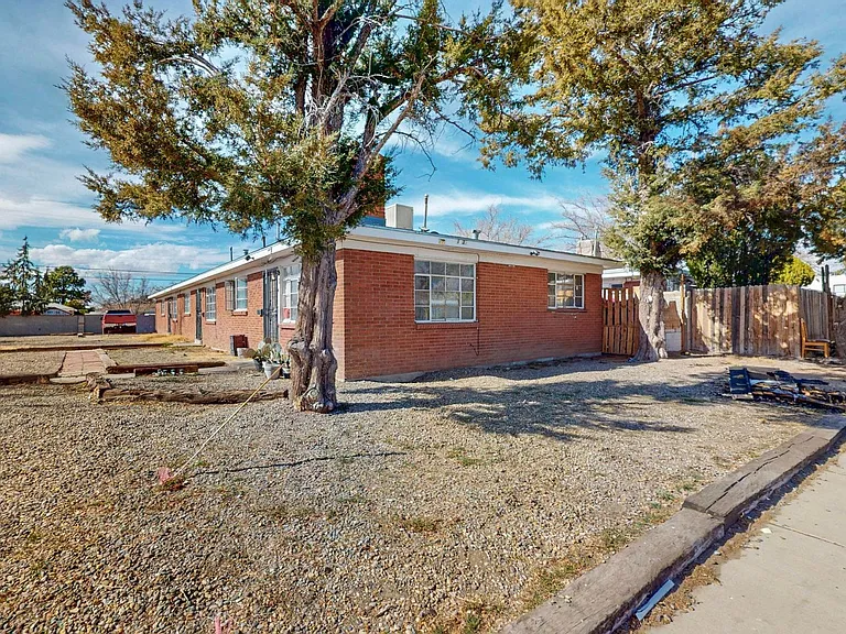 1033 Louisiana Blvd SE — Photo 33