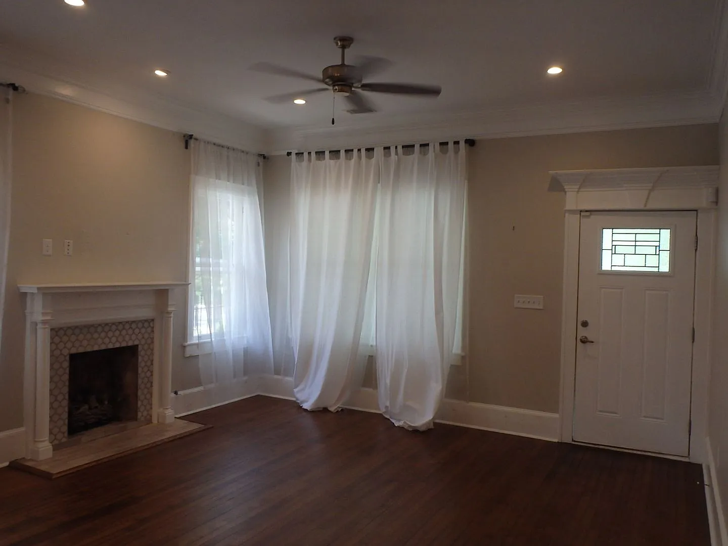 Charming Ardsley Park Three Bedroom Bungalow — Photo 4