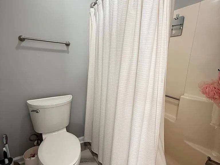 106 Kingsbridge Ln — Photo 10