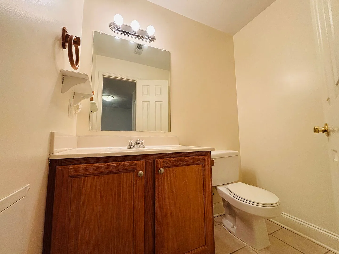 2 Bedroom 3.5 Bath Townhouse — Photo 2