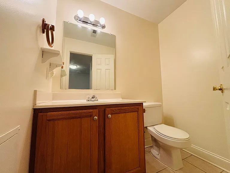 795 Collins St — Photo 2