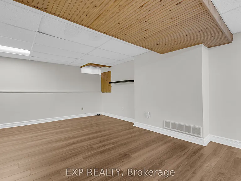 7 Sundback Ln — Photo 21