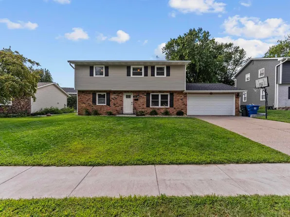 1453 W 41st St, Davenport, IA 52806