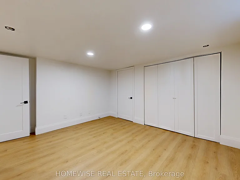 1214 Avenue Rd #BASEMENT — Photo 9