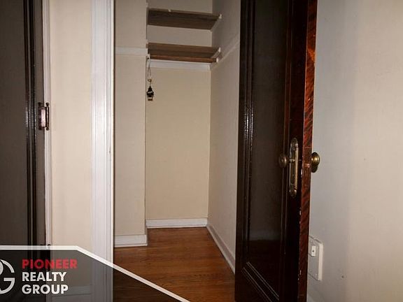 3rd image of 4839 N Wolcott Ave APT 2A