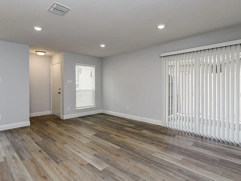 2501 Windy Pine Ln — Photo 4
