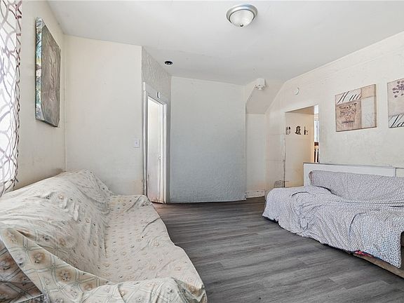 3rd image of 1245 Kenneth Ave