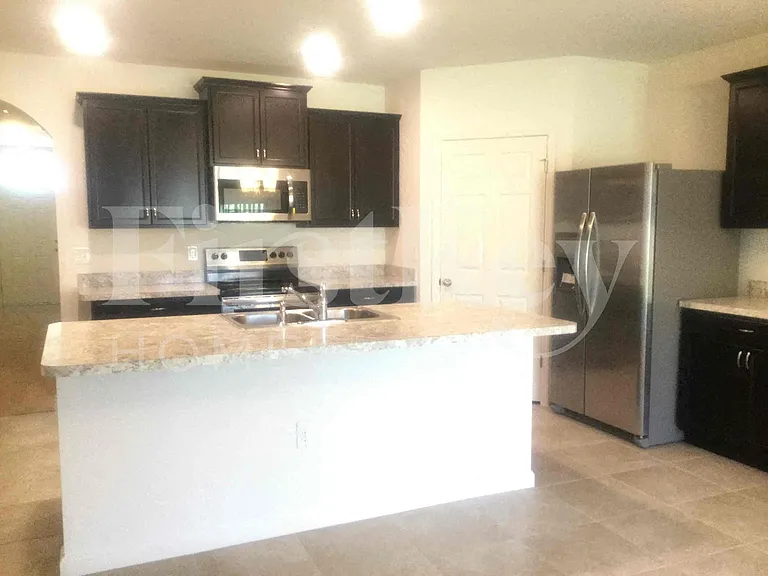 407 SW Lakehurst Dr — Photo 5