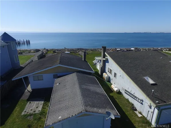 753 Walters Ln, Point Roberts, WA 98281