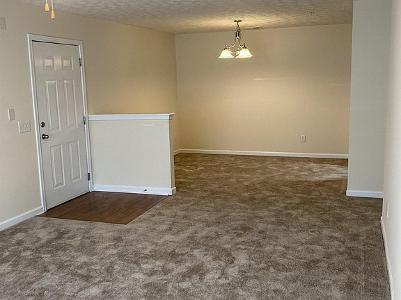 4th image of 1102 Fairington Club Dr