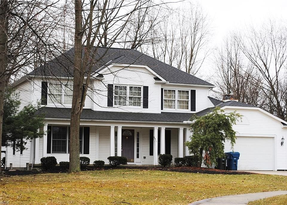 1st image of 32999 Maplewood Cir