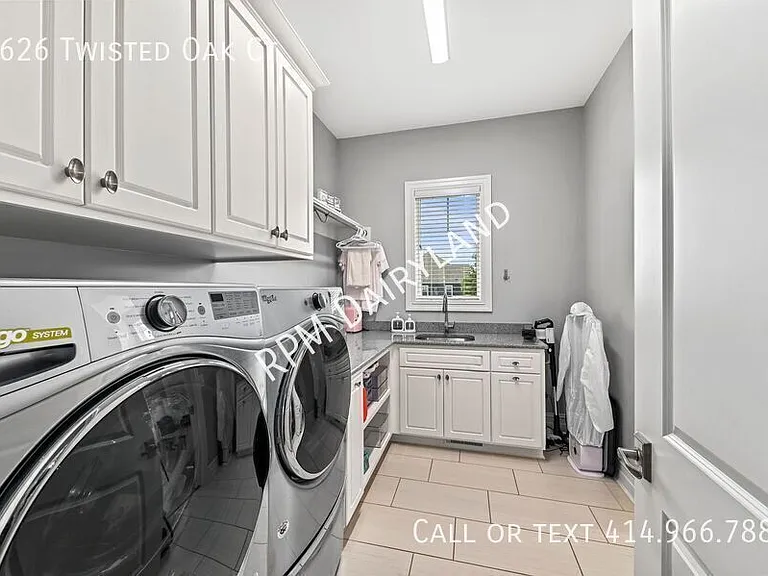 1626 Twisted Oak Ct — Photo 26