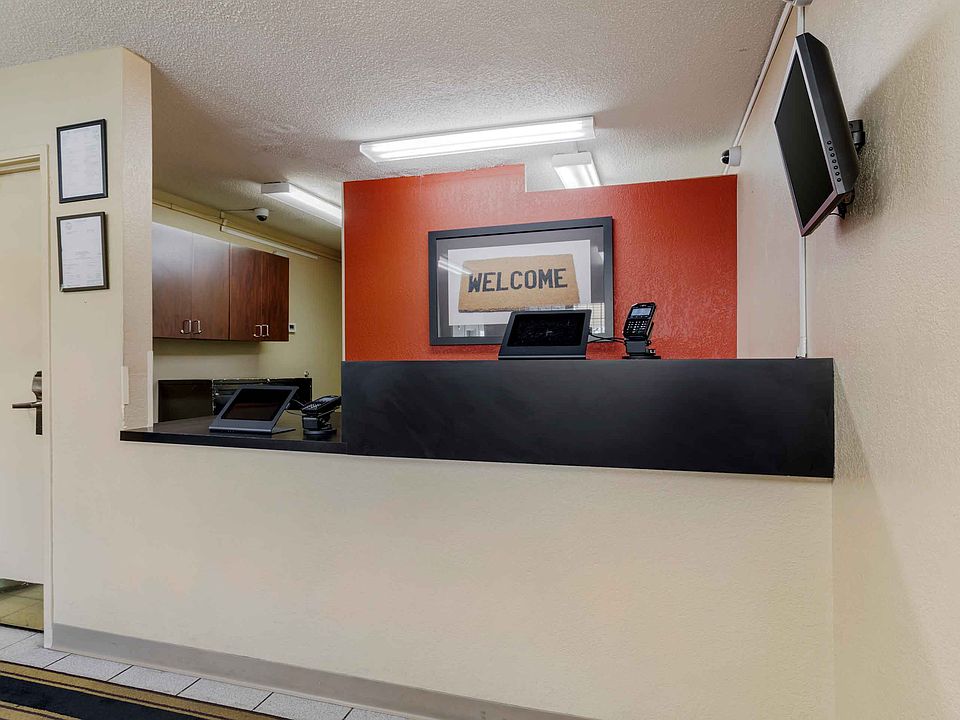 Lobby and Guest Check-in