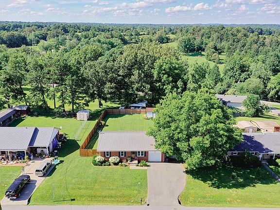 4th image of 111 Oak Dr