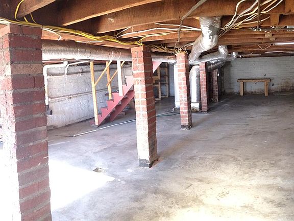 2nd image of 3921 W Beaver Creek Dr