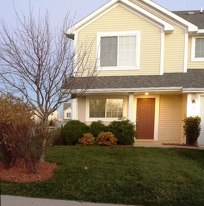 1st image of 833 SE Willow Brook Dr