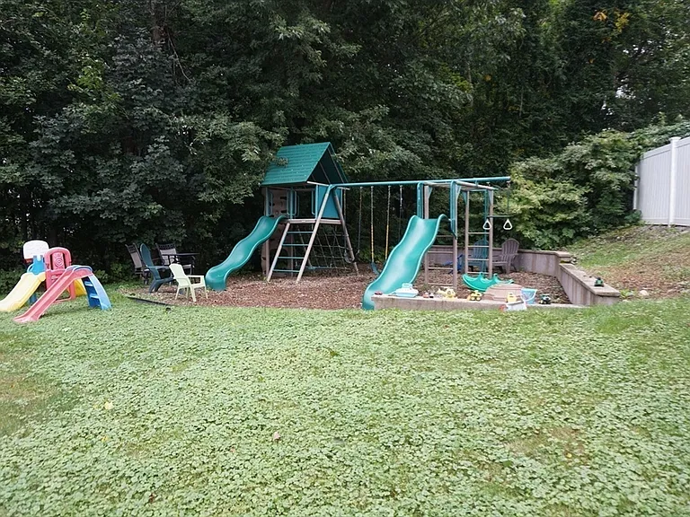 11 Crestview Rd #11 — Photo 28