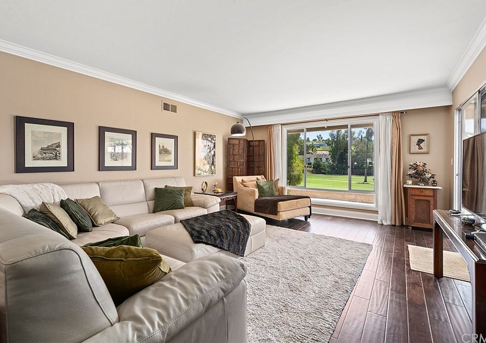 1st image of 3237 Valley Glen Dr