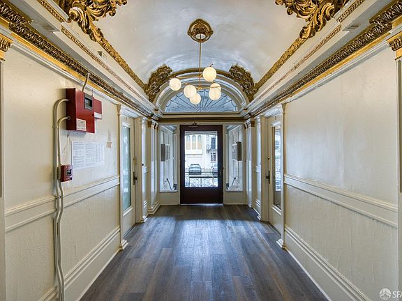 3rd image of 550 Baker St