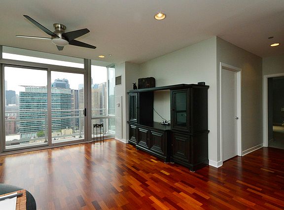 3rd image of 737 W Washington Blvd APT 3104