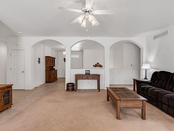 4th image of 2064 Iris Rd