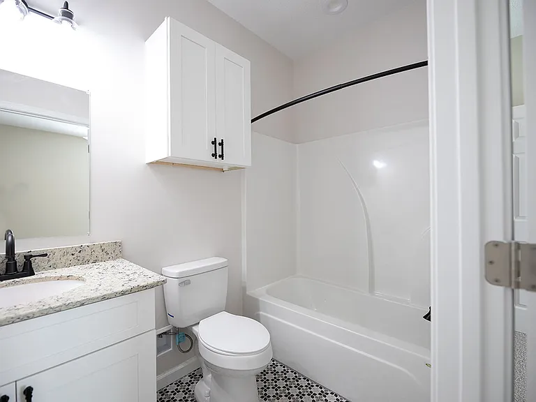 1513-LEBLANC-STREET-1-BATHROOM2_02222023