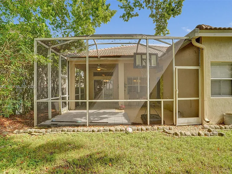 4219 Sabal Ridge Cir — Photo 26