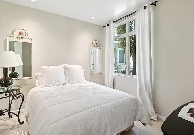 1547 N Coast Hwy — Photo 13