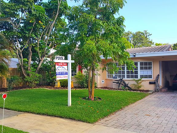 2nd image of 1004 SW 18th Ct