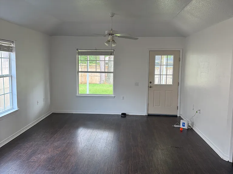 1483 Dunhurst Dr — Photo 9