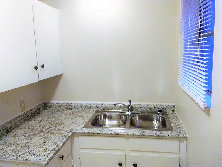 215 W Magnolia Ave #3 — Photo 16