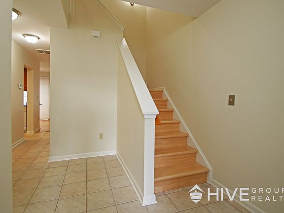 2nd image of 2411 Avonlea Ln