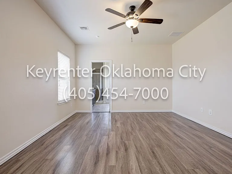 2409 Rosa Cir — Photo 25