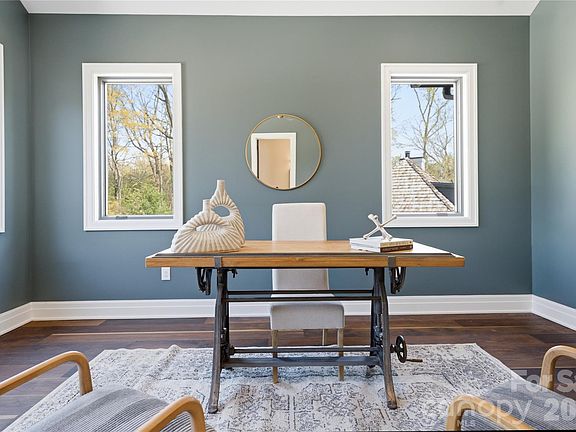 4th image of 1423 S Wendover Rd