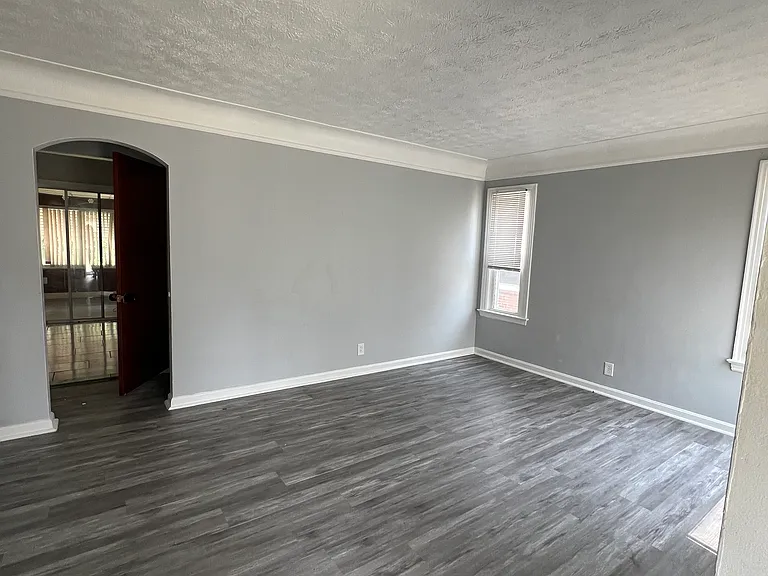 11915 E Granger Rd — Photo 3